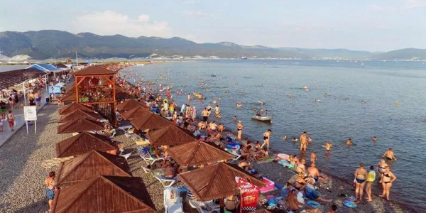 Роспотребнадзор запретил купаться на двух пляжах Новороссийска