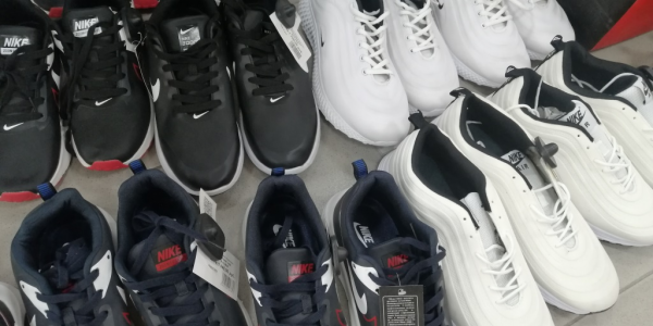 На Кубани в магазине нашли поддельные кроссовки Adidas и Nike на 500 тыс. рублей