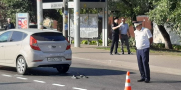 В Краснодаре насмерть сбили пешехода, переходящего дорогу в неположенном месте