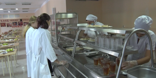В Туапсинском районе проверили организацию горячего питания в школах
