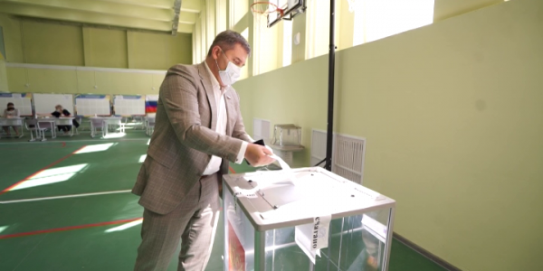 В Краснодаре проголосовал депутат Госдумы Дмитрий Ламейкин