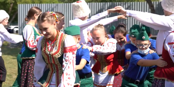 В Краснодаре студенты КГИК познакомили кадетов с культурными традициями Кубани