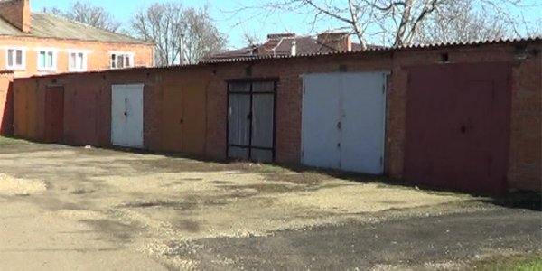 В Краснодаре рецидивист украл из гаража местного жителя вещи на 63 тыс. рублей