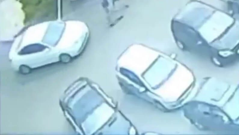В Краснодаре водитель сбил пешехода во дворе многоэтажки