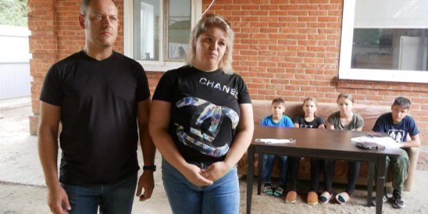 В Кореновском районе многодетные супруги проголосовали на дому