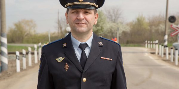 Замруководителя отдела ГСУ краевого главка спас жизнь пострадавшим в ДТП