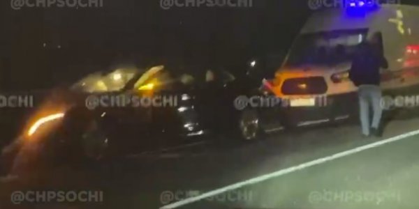 В Сочи по дороге на Красную Поляну столкнулись две иномарки, один человек погиб