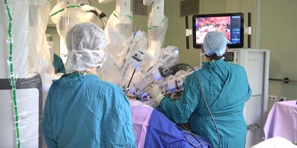 В Краснодарской краевой больнице № 1 новый робот-хирург провел первую операцию