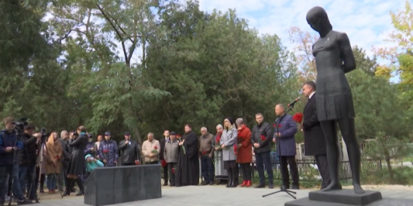 В Ейске почтили память 214 детей-инвалидов, замученных фашистами 79 лет назад