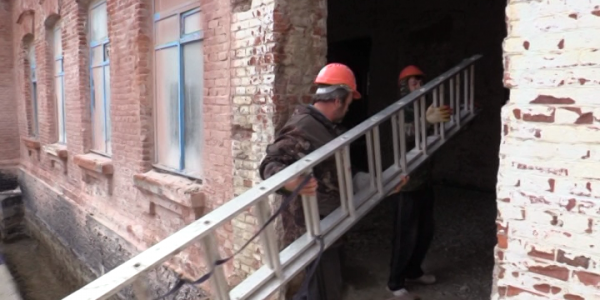 В Славянске-на-Кубани за 15 млн рублей отремонтируют 110-летнюю школу