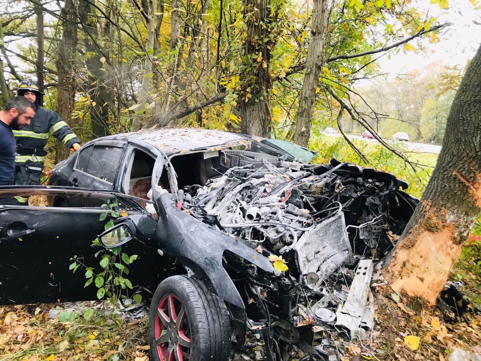 В Краснодаре иномарка вылетела с дороги и врезалась в дерево, водитель  погиб - 25 октября, 2021 Все новости, Происшествия «Кубань 24»