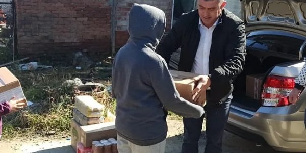 Пострадавшие от стихии жители Лермонтово продолжают получать гуманитарную помощь