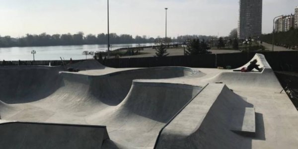 В Юбилейном микрорайоне Краснодара построили новый бетонный скейт-парк