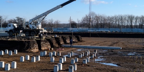 В Краснодаре начали строить новую школу на 1,5 тыс. мест в поселке Плодородном