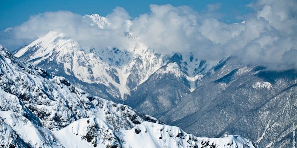 В горах Краснодарского края до 19 апреля объявили штормовое предупреждение по лавиноопасности