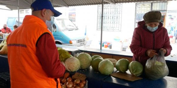 В Кореновском районе волонтеры доставляют пенсионерам лекарства и продукты