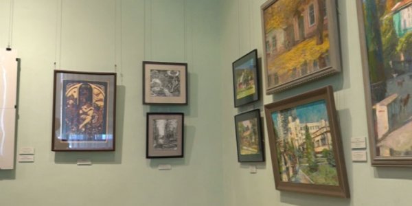 В Краснодаре открылась выставка картин преподавателей КГИК