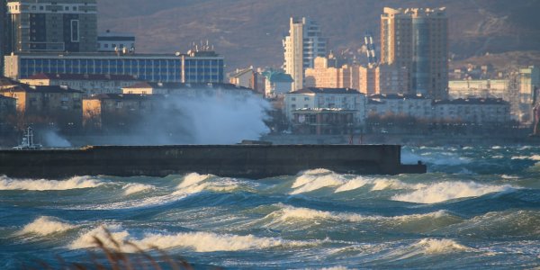 Ограничения судоходства продолжают действовать в морпортах Краснодарского края
