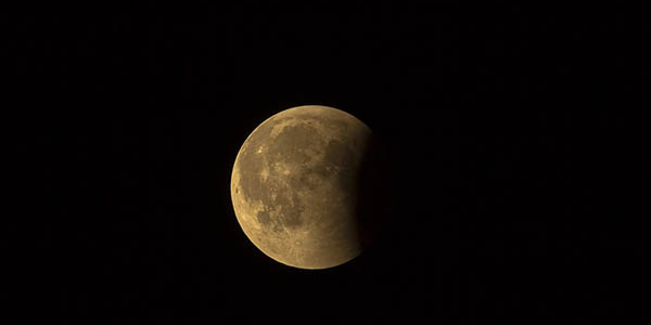 Россияне смогут увидеть самое продолжительное за 500 лет лунное затмение