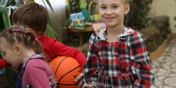 Фонд «Вольное Дело» подарил детским домам Кубани наборы для спорта и творчества