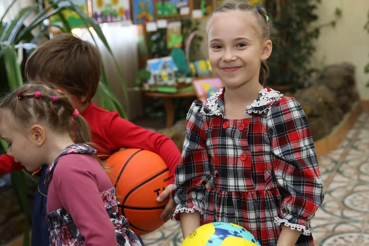 Фонд «Вольное Дело» подарил детским домам Кубани наборы для спорта и творчества