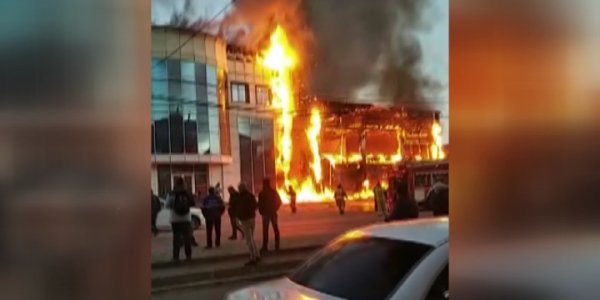 Крупный пожар в торговом центре поселка Яблоновского потушили