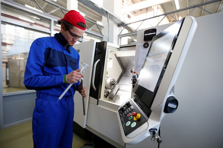 Новые мастерские открыли по нацпроекту в машиностроительном колледже Краснодара