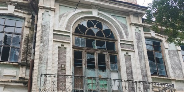 Казачье училище в Мостовском районе получило статус памятника архитектуры