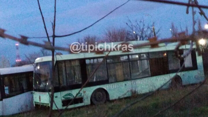 В Краснодаре произошел скандал вокруг кладбища автобусов на улице Азовской