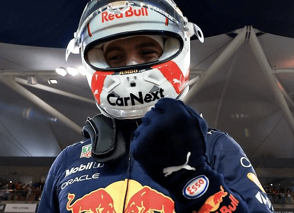 Нидерландский пилот Ферстаппен впервые стал победителем «Формулы-1»