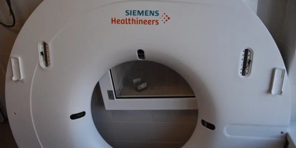 В центральную больницу Мостовского района доставили новый томограф