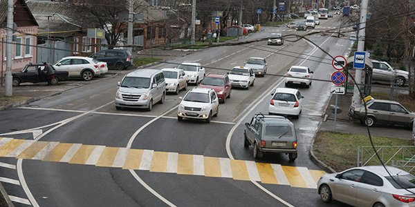 Опрос: Краснодар стал лидером среди городов РФ по дисциплинированности водителей