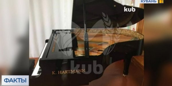 В музыкальной школе Гулькевичей произошел скандал из-за поддельного рояля