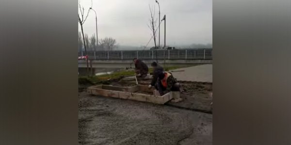 В Крымске начали перенос памятника жертвам наводнения 2012 года