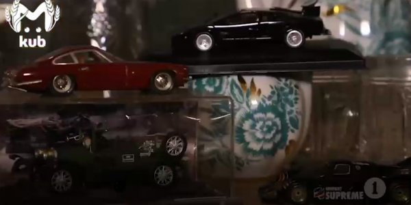 Пенсионер из Сочи решил продать самую большую коллекцию миниатюрных авто в крае