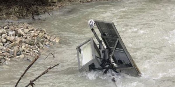 В Геленджике бурный поток горной реки повредил датчик контроля уровня воды