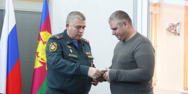 Житель Горячего Ключа получил медаль за спасение 10 человек во время наводнения