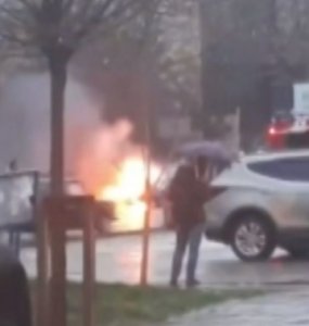 В Анапе на дороге загорелся автомобиль