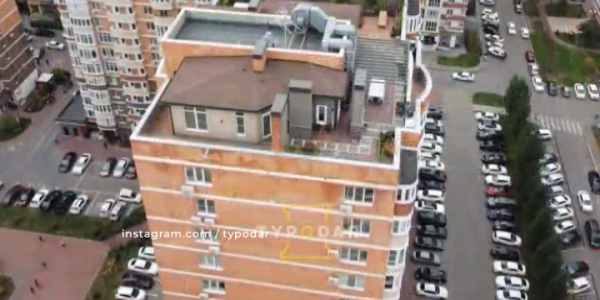 В Краснодаре на крышах многоквартирных домов продолжают возникать коттеджи