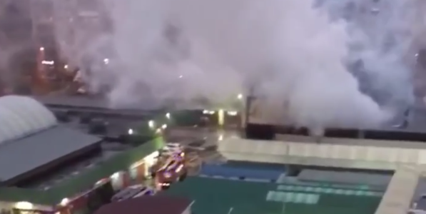 В Краснодаре произошел пожар в двухэтажном здании на рынке