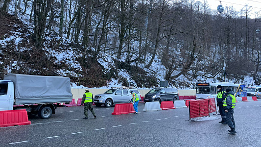 В Сочи не будут пускать в Красную Поляну автомобили без зимних шин