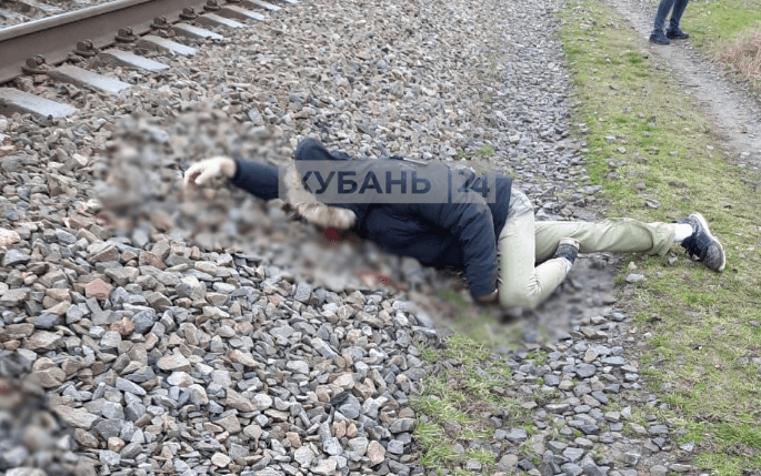 В Абинске электричка насмерть сбила мужчину