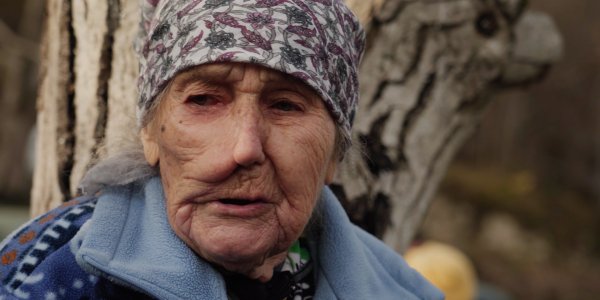 В Новороссийске пенсионерка ухаживает за заброшенным кладбищем