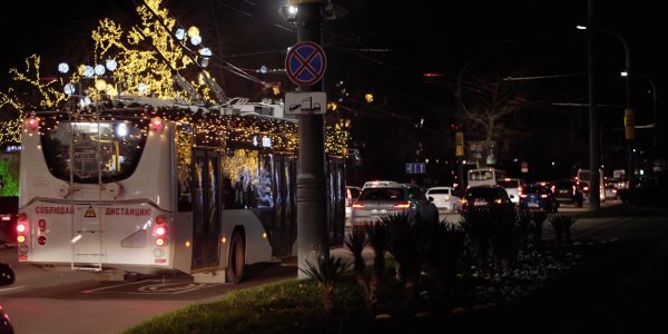 В Новороссийске к Новому году украсят троллейбусы