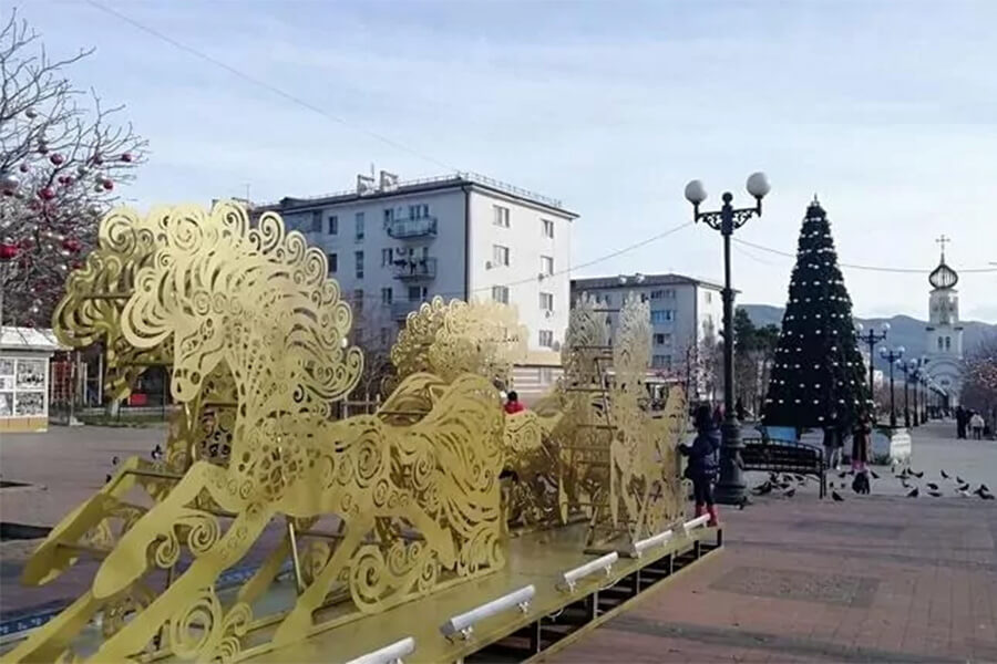 В Новороссийске горожане возмутились исчезновением арт-объекта с конями