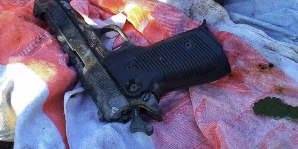В Краснодаре во время расчистки на Всесвятском кладбище нашли пистолет