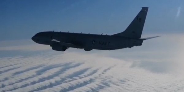 Истребитель ВКС России сопроводил самолет-разведчик США над Черным морем. Видео