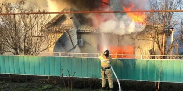 В Брюховецком районе сгорел частный дом