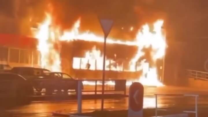 МЧС: площадь пожара в шиномонтажной мастерской в Сочи составила 240 кв. метров