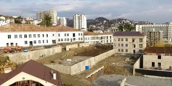 В Сочи по нацпроекту «Образование» строят школу на 800 мест